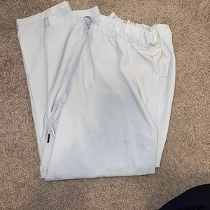 LOOSE FIT UNDER ARMOUR JOGGERS